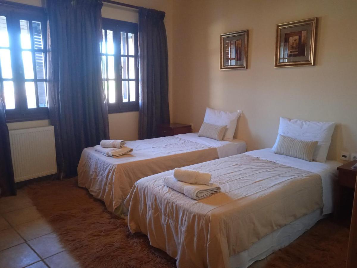 Thiamis Guesthouse Doliana Екстериор снимка