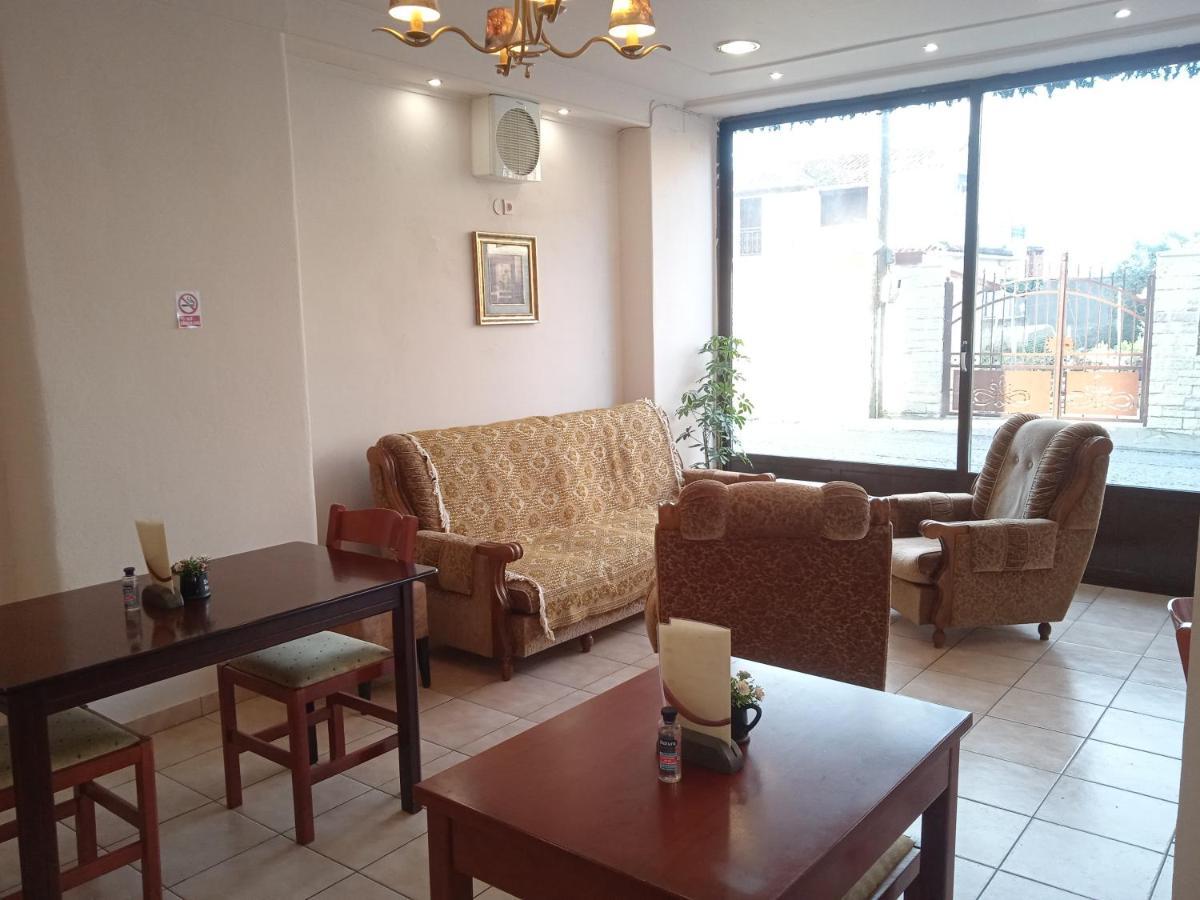 Thiamis Guesthouse Doliana Екстериор снимка