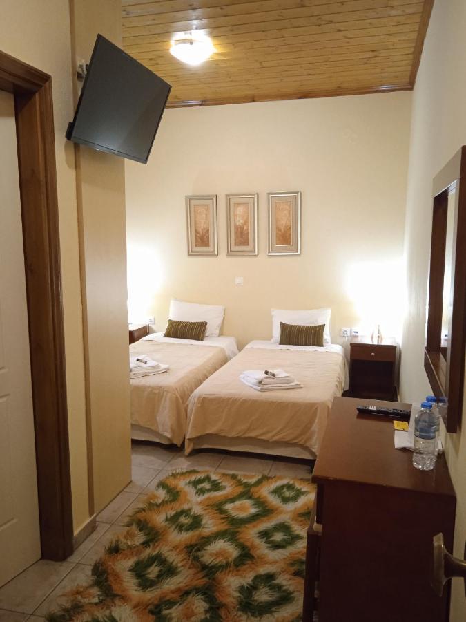 Thiamis Guesthouse Doliana Екстериор снимка
